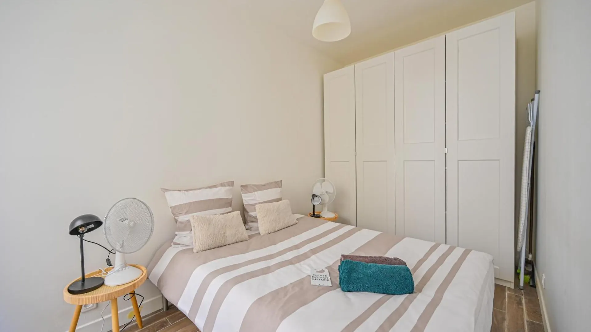 Appartement Suite Truffaut Paris